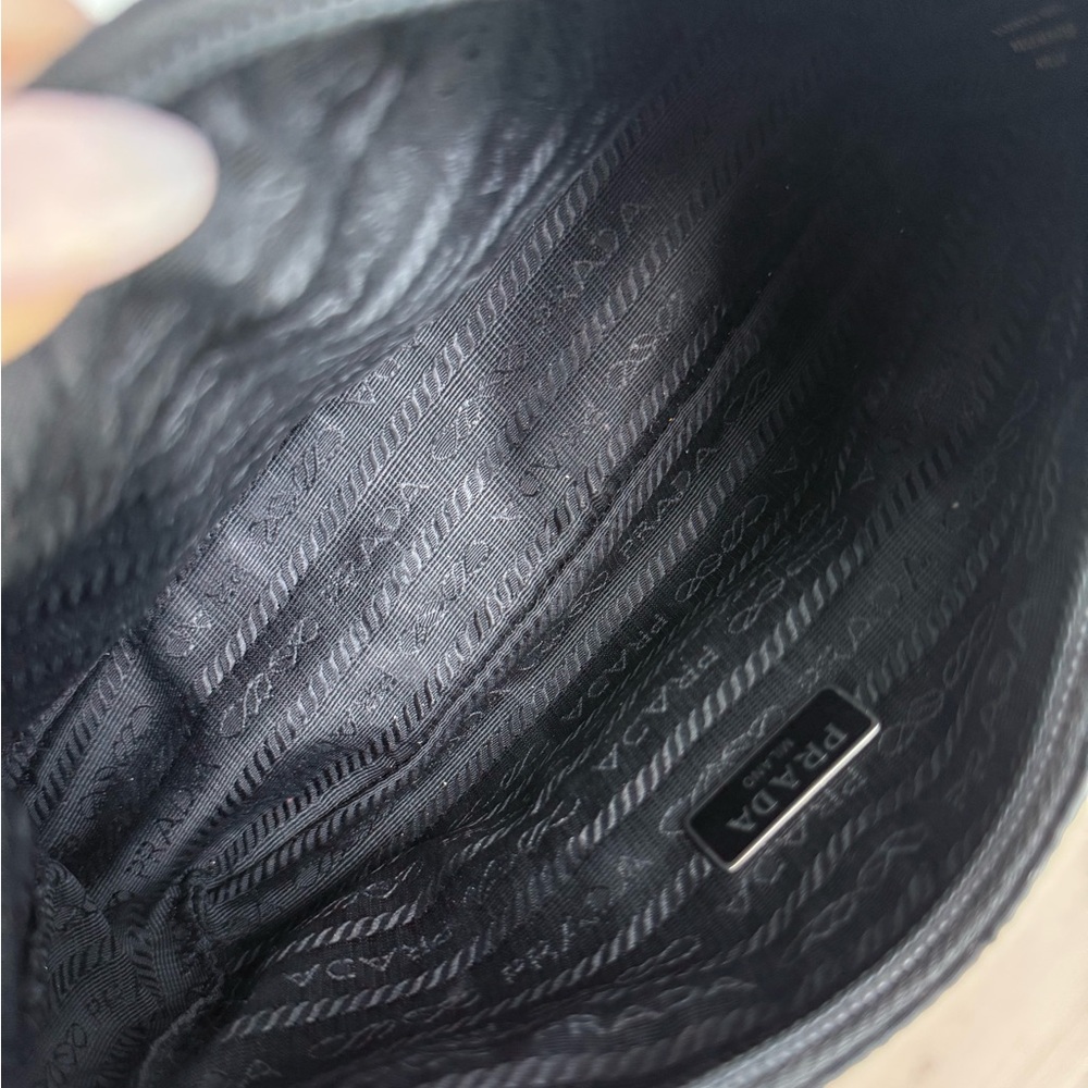 Authentic Used Black Re-Nylon Prada Re-Edition 2000 mini-bag - Picture 6 of 9